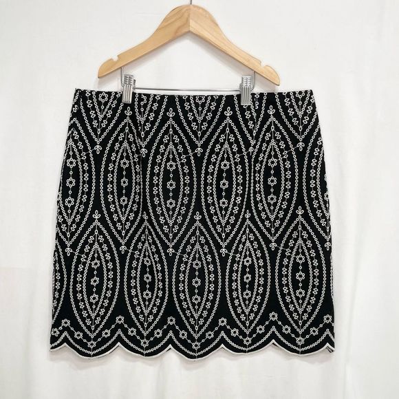 Loft Accent Skirt - Picture 2 of 6